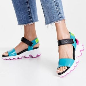 New Sorel Kinetic Platform Sandals Size 9